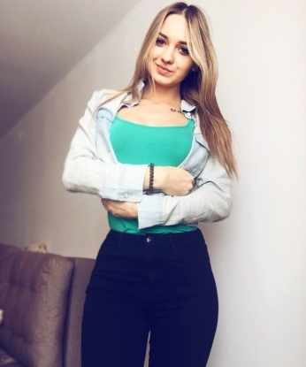 Опытная брюнетка ждет тебя для умопомрачительного секса! Готова стать твоей наставницей в мире наслаждения и страсти. Забудь обо всем, отдайся мне полностью. 15568, 1997 лет